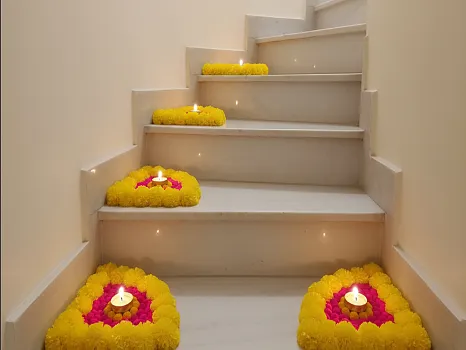 Decorative Corner Rangoli Set of 4 Artificial Flower Pom Pom Rangoli with Candle Holder for Festive Home Décor